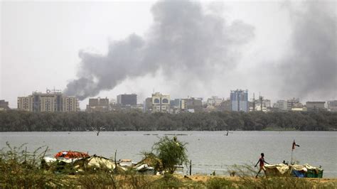 Tras años atacando a manifestantes el ejército sudanés y los