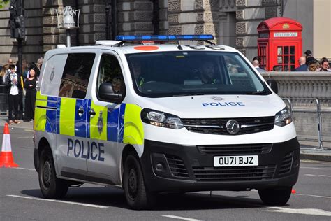 Ou Bjz British Transport Police Vauxhall Vivaro Cell Van Flickr