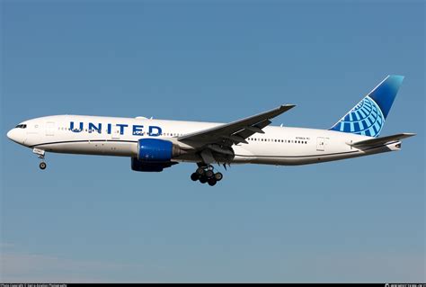 N Ua United Airlines Boeing Er Photo By Sierra Aviation