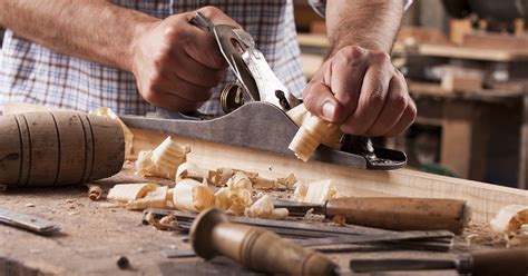 Découvrir le métier d ébéniste cet artisan du bois