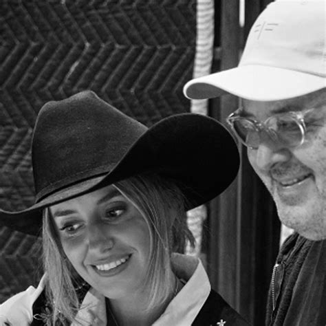 Beloved ‘90s Country Music Legend and Musician Extraordinaire Has Died