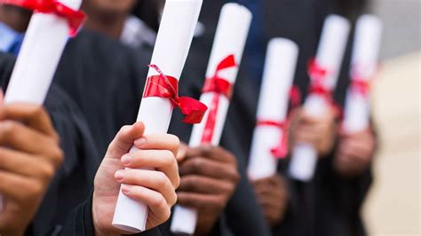 Câmara atribui 19 bolsas de estudo para estudantes do ensino superior