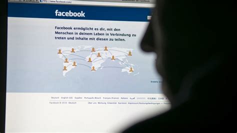 Los Reportes Sobre Una Fuga Masiva De Datos Le Cuestan Caro A Facebook Rt