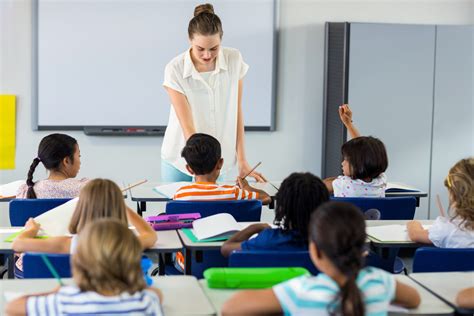 Grado En Maestro En Educación Primaria Presencial Ucavila