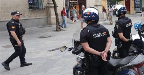 La Polic A Nacional Detiene En El Rea De Jerez A Cuatro Varones Por