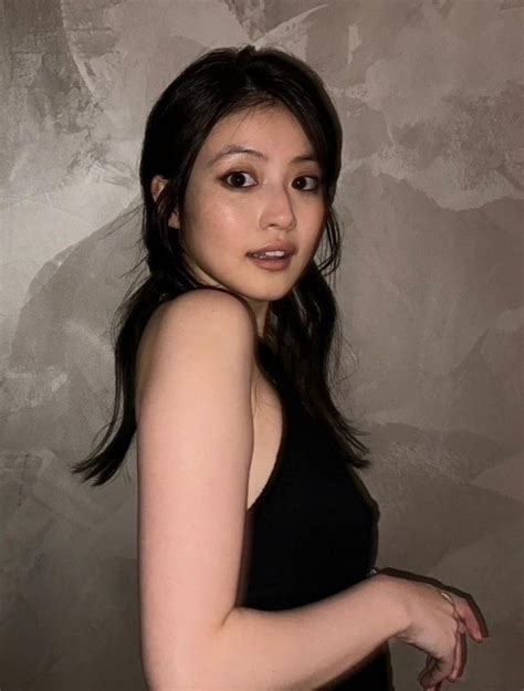 今田美桜、胸元ざっくりノースリーブドレス姿に反響「待って可愛すぎる」「色気漂う～」 ひろのブログ②