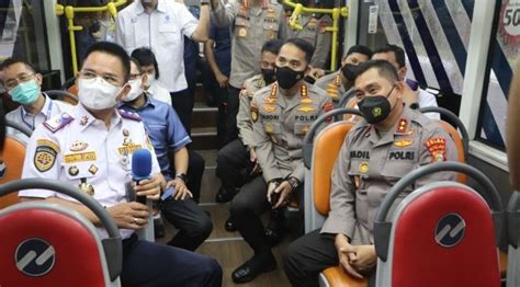 Kapolda Metro Harap Jajarannya Naik TransJakarta