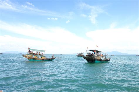 探访巽寮湾景区，海水清澈，沙滩细白，是当地旅游度假首选百科ta说