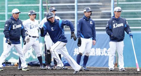 西武 今季も「走魂」 源田、外崎、蛭間が居残り“特走” 2024年2月17日掲載 ライブドアニュース