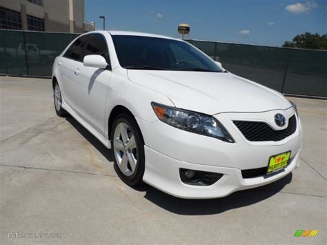 Super White Toyota Camry Se Photo Gtcarlot