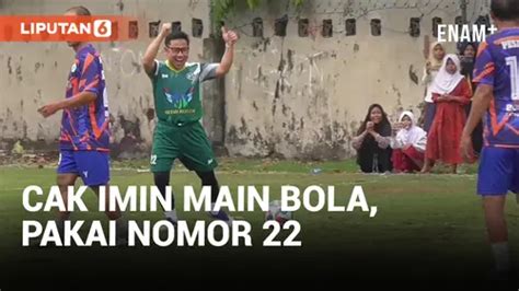 VIDEO Main Bola Bareng Legenda Persebaya Cak Imin Cetak Gol Enamplus