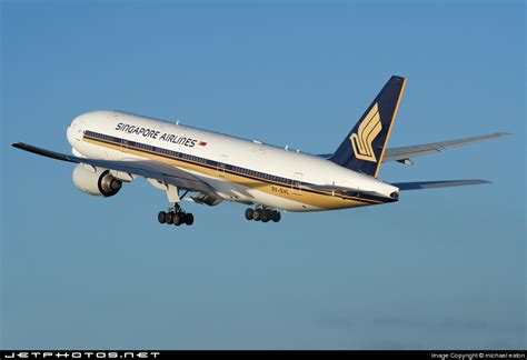 9V SVL Boeing 777 212 ER Singapore Airlines Michael Eaton