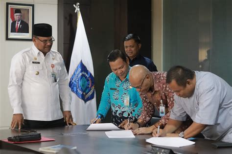 Pj Gubernur Babel Saksikan Perjanjian Kerjasama Penyaluran Kur Untuk