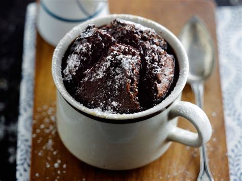 Chocolate and coffee microwave mug cake Recipe | EatSmarter