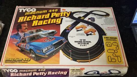 VINTAGE TYCO MAGNUM 440 RICHARD PETTY RACING RACE SET HO SCALE SLOT CAR