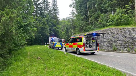 Berchtesgaden Rettung Aus Bergwald Motorradfahrer 36 Bei Unfall Auf