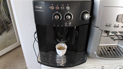 Delonghi Magnifica ESAM 4000.B - YouTube