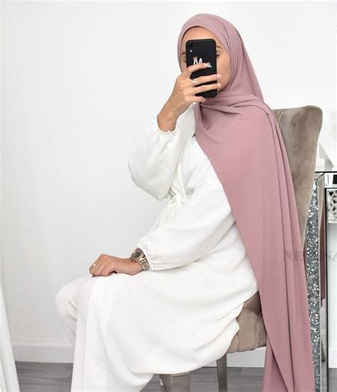 Quel Hijab Choisir Quand On Est Une Femme Voil E Mode Femme Mode