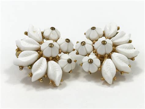 Vintage Trifari Earrings White Flower Cluster Clip On Etsy Vintage