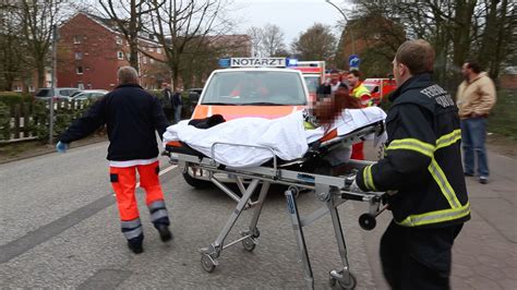 Messerstecherei In Hamburger Schule J Hriger Tot Hamburg Bild De