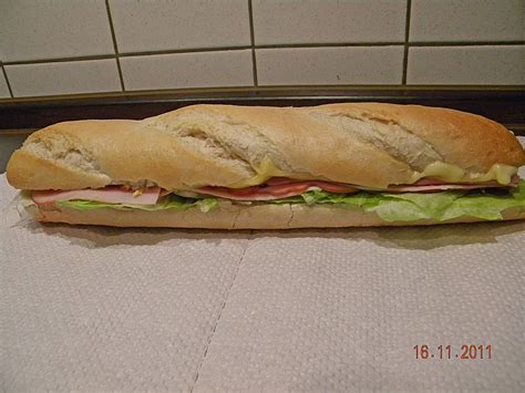 Dreadys Schinken Käse Baguette mit Krautsalat und Ei von Dready