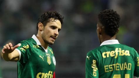 Palmeiras Estêvão Veiga e Rony revelam ídolos no futebol Torcedores