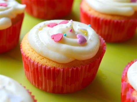 Zitronen Cupcakes Mit Zitronen Buttercreme Rezepte Suchen