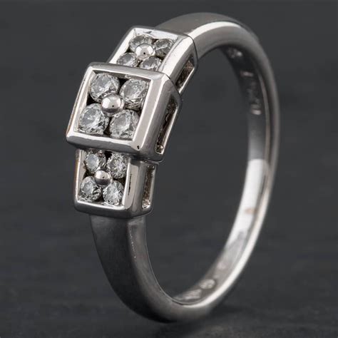 Second Hand 18ct White Gold Brilliant Diamond Triple Cluster Ring