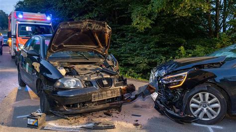 Frontal Zusammensto In Drolshagen Junge Frau Ger T In Gegenverkehr