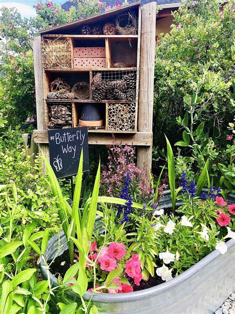 How to Build a DIY Bee House the Right Way