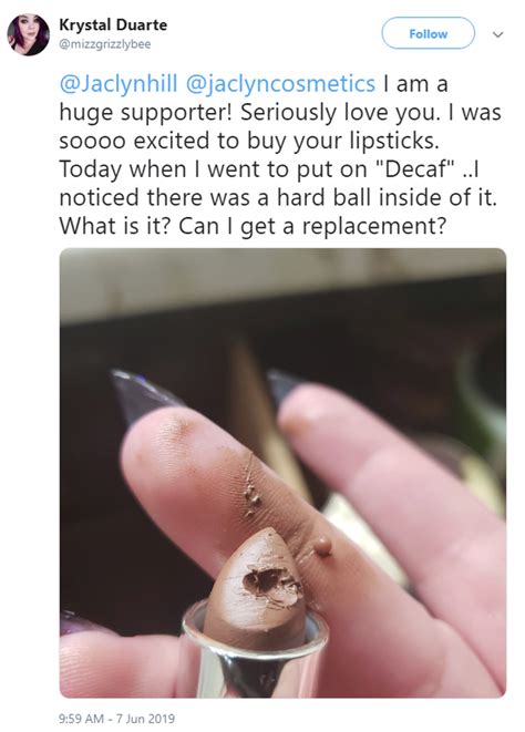 Son môi hot hit của beauty blogger dính phốt rùng mình vỏ đẹp long lanh nhưng son nổi cục lổn