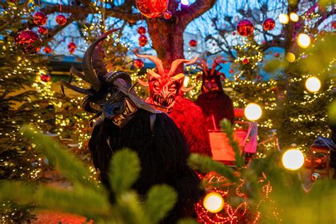 Winterzauber Linzer Krampusse Kommen In Den Stiegl Klosterhof Linz