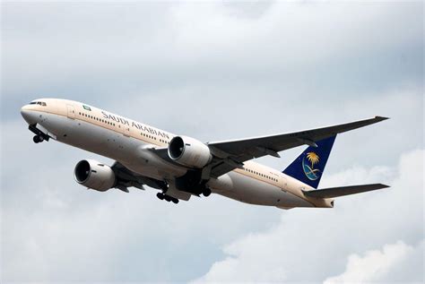 Saudi Airline Takes Delivery Of First Dreamliners From Boeing Arabian