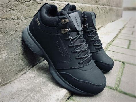 Ботинки кроссовки Reebok черные с мехом- Room78