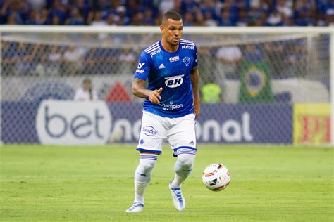 Sem definição Cruzeiro zagueiro Zé Ivaldo tem data de