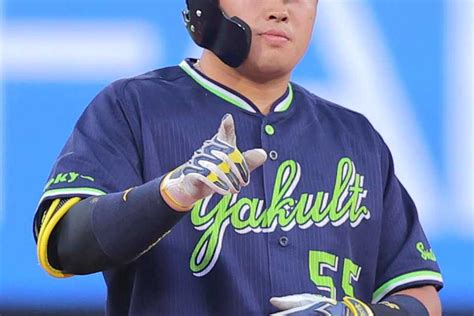 ヤクルト・村上、右翼線へ先制二塁打「コンパクトに強く打つことができた」リーグトップに並ぶ42打点目 サンスポ