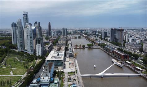Argentina's economy expands 3.9% in Q3 versus Q2 | Reuters