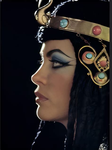 Mireille Mathieu as you have perhaps never seen her! | Follow Us