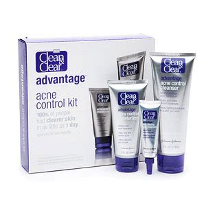 BeautyGuruGirl's Beauty Blog: Acne Control Kit From Clean&Clear