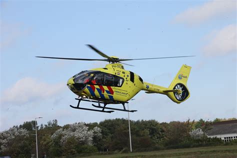 Traumahelikopter Landt In Noordwijk Voor Medische Noodsituatie 112