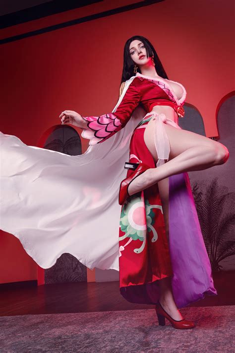 Boa Hancock cosplay by Ulichan : r/funpiece