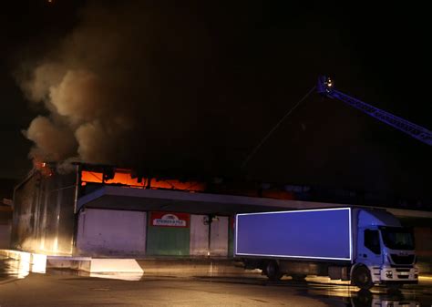 Cavaillon Le Feu Sest Déclaré Hier Vers 19 Heures Et A Détruit Un