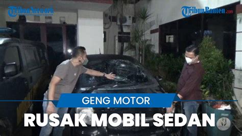 Detik Detik Geng Motor Amuk Mobil Sedan Di Kawasan Bintaro Aksi