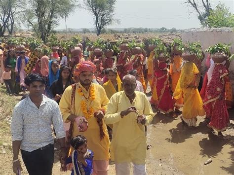 Beginning Of 7 Day Shrimad Bhagwat Katha Kalash Yatra Was Welcomed At