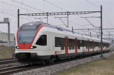 Rabe Auf Der S F Hrt Richtung Bahnhof Sbb Bahnbilder De