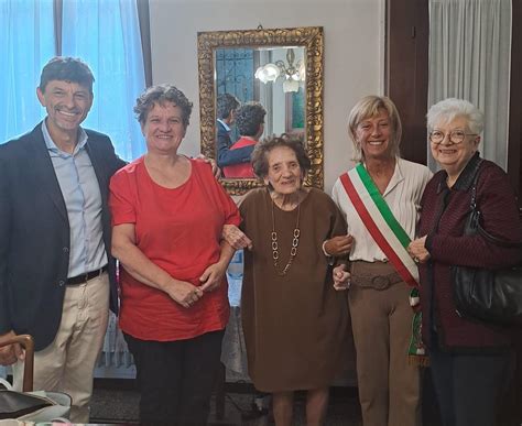 Franca Giorgetti Compie 100 Anni Castellanza Festeggia La Super Nonna