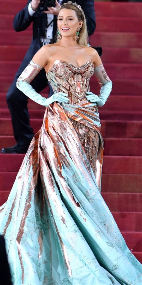 Blake S Reversable Gown Was A Tribute To The Statue Of Liberty Met