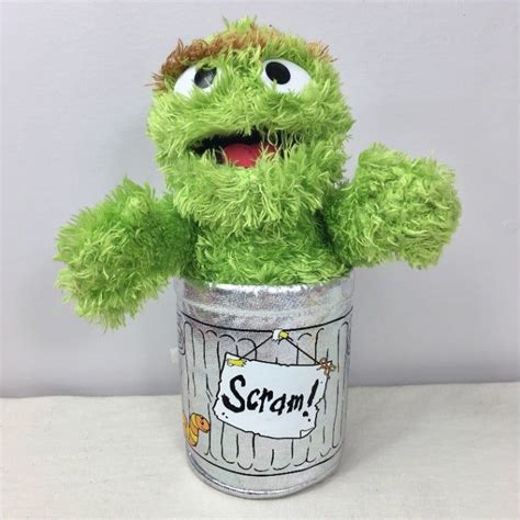 Sesame Street Oscar The Grouch In Garbage Can Plush Gund 2010 Doll 10