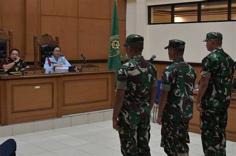 Foto Sidang Perdana Oknum Tni Kasus Pembunuhan Berencana