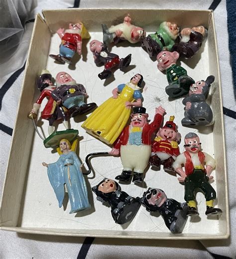 Marx Disneykins 20 Miniature Plastic Walt Disney Character Figures